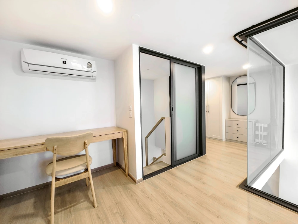 🏙️🌺 For Rent: Life Rama 4 - Asoke Duplex Unit near MRT Queen Sirikit! 🌺🏙️
