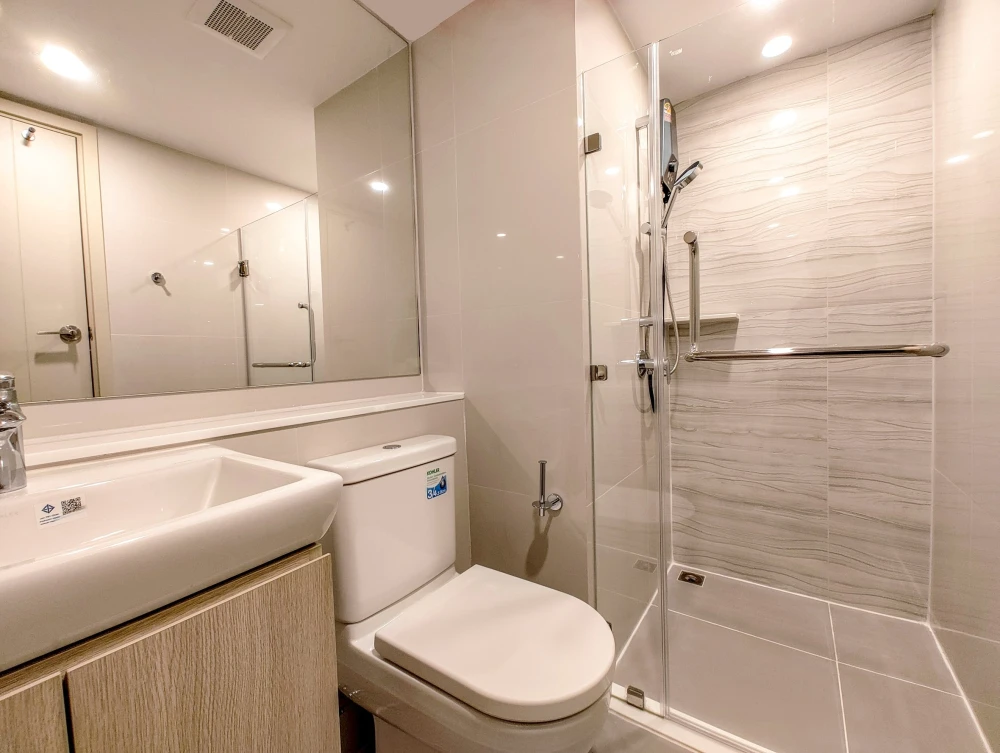 🏙️🌺 For Rent: Life Rama 4 - Asoke Duplex Unit near MRT Queen Sirikit! 🌺🏙️