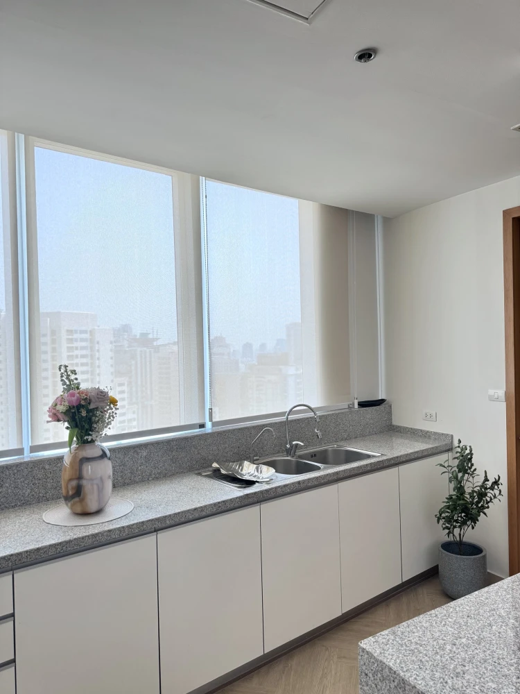 For sale or rent: Millennium Residence @ Sukhumvit 16 | Large, luxurious unit with stunning views, ready to move in.