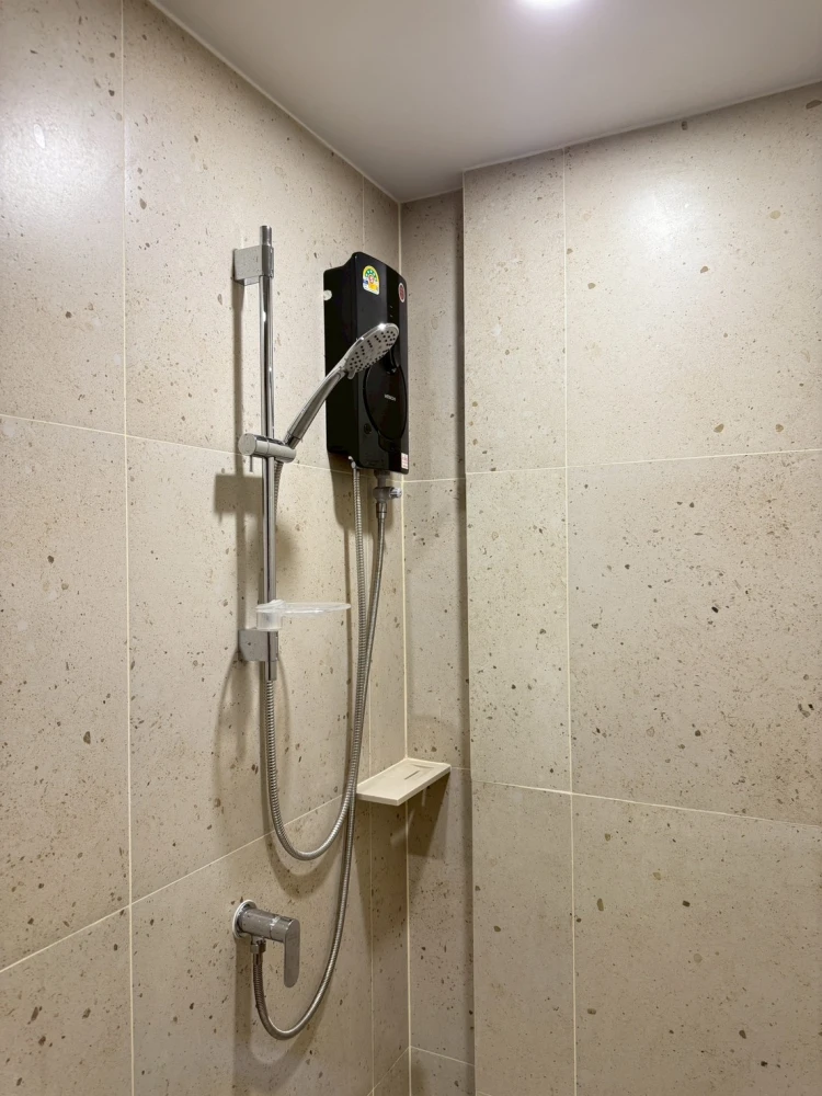 💎 Condo for Rent: Nue Cross Khu Khot Station – Next to BTS 💎