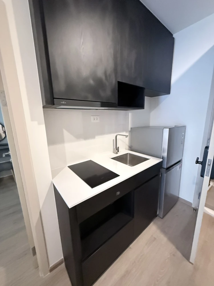 🌈🏙️ For Rent: Nue District R9 – Easy Access Unit on Rama 9 Road! 🏙️🌈