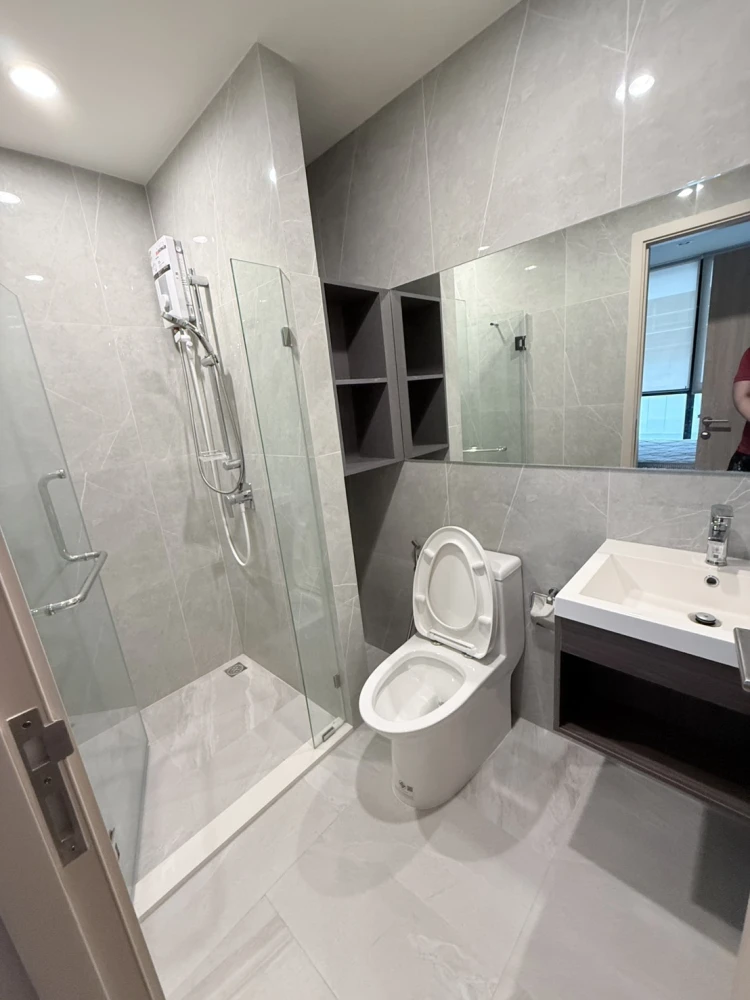 🌈🏙️ For Rent: Nue District R9 – Easy Access Unit on Rama 9 Road! 🏙️🌈