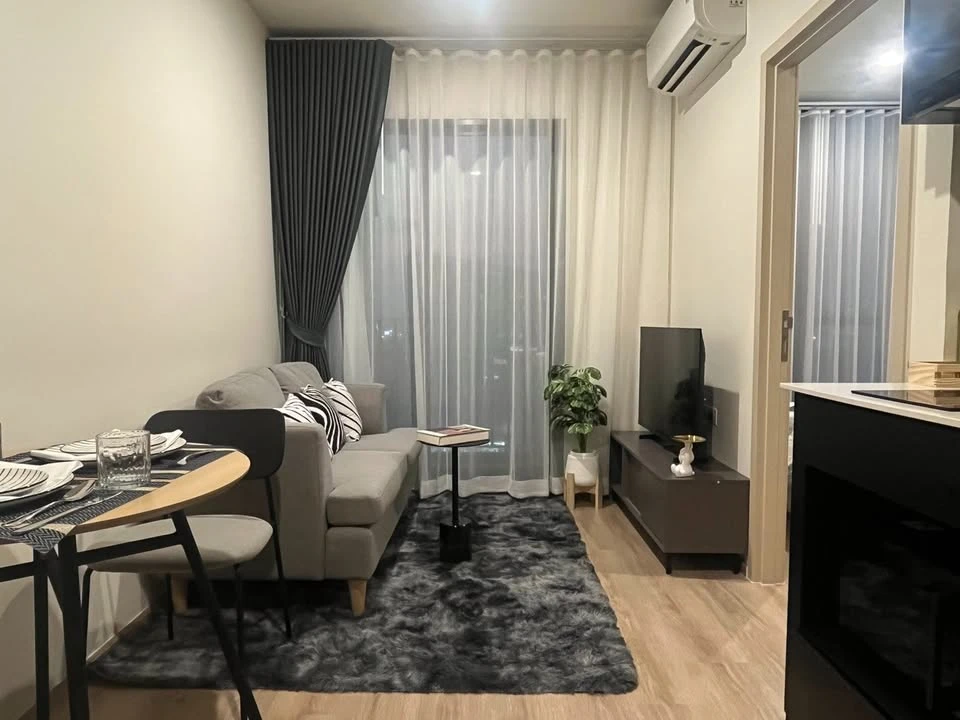🌟🏙️ For Rent: Nue District R9 – High Floor Unit in Prime Rama 9! 🏙️🌟