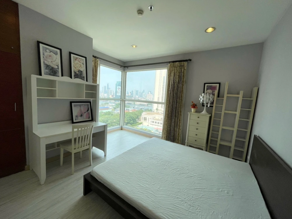 🌿✨ For Rent: Scope Langsuan | Luxury Living in Prime Location! ✨🌿