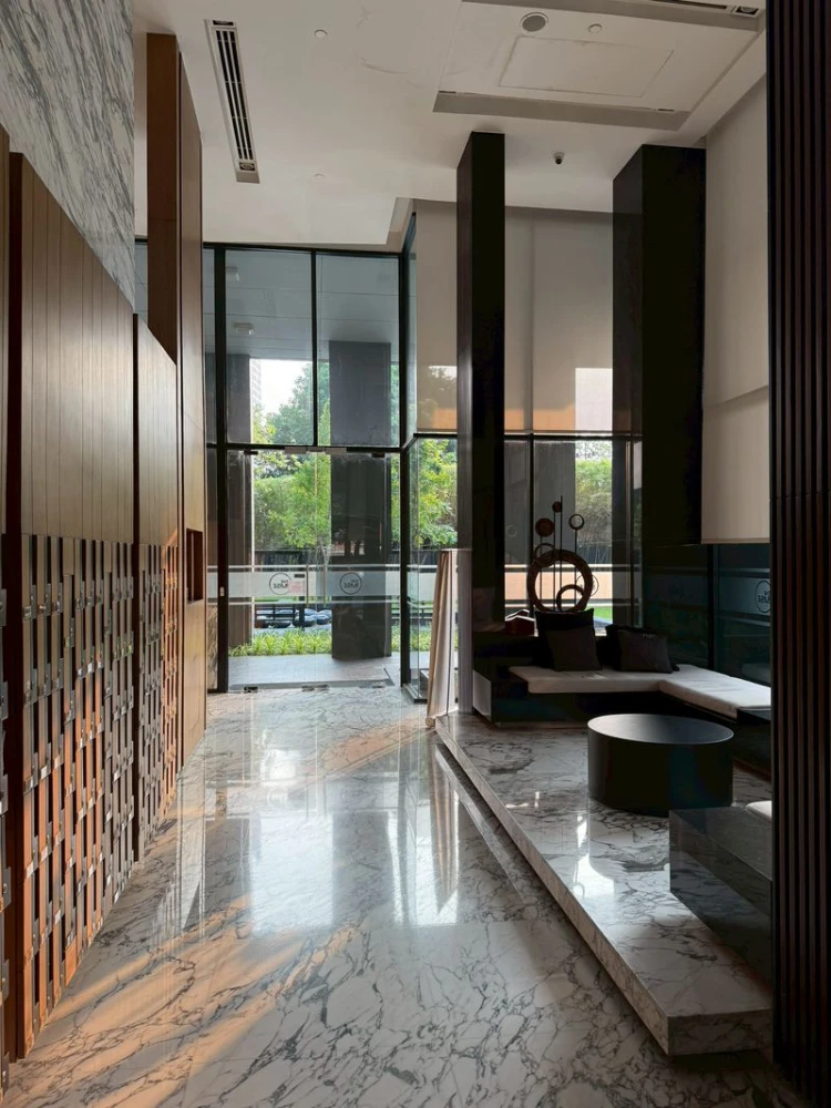 🏙️🌼 For Rent: The Base Sukhumvit 77 – High Floor Unit Near BTS On Nut! 🌼🏙️