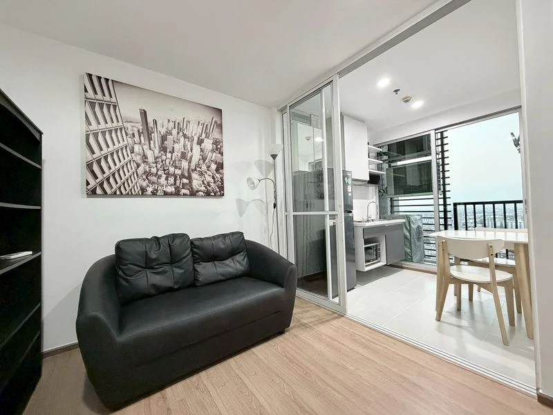 🏙️🌼 For Rent: The Base Sukhumvit 77 – High Floor Unit Near BTS On Nut! 🌼🏙️