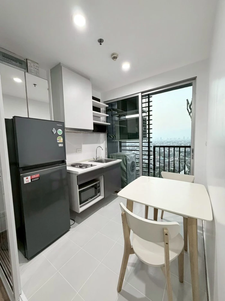 🏙️🌼 For Rent: The Base Sukhumvit 77 – High Floor Unit Near BTS On Nut! 🌼🏙️