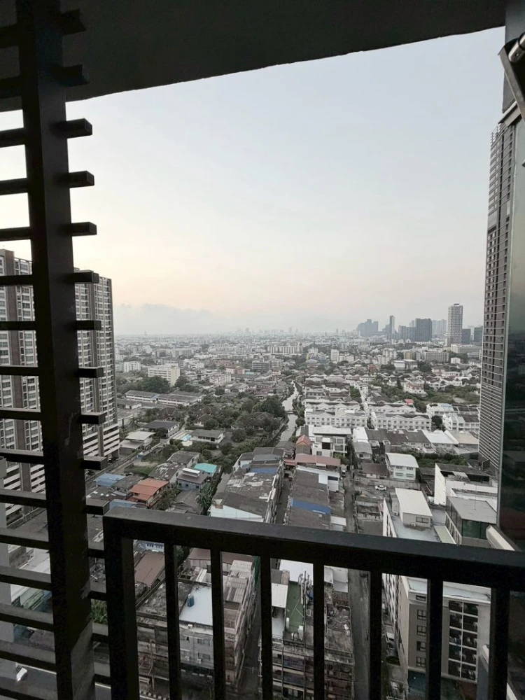 🏙️🌼 For Rent: The Base Sukhumvit 77 – High Floor Unit Near BTS On Nut! 🌼🏙️