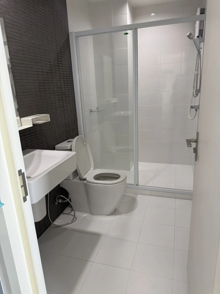 🏙️🔷 For Rent: The Key Chaengwattana – Spacious 2BR Combined Unit! 🔷🏙️