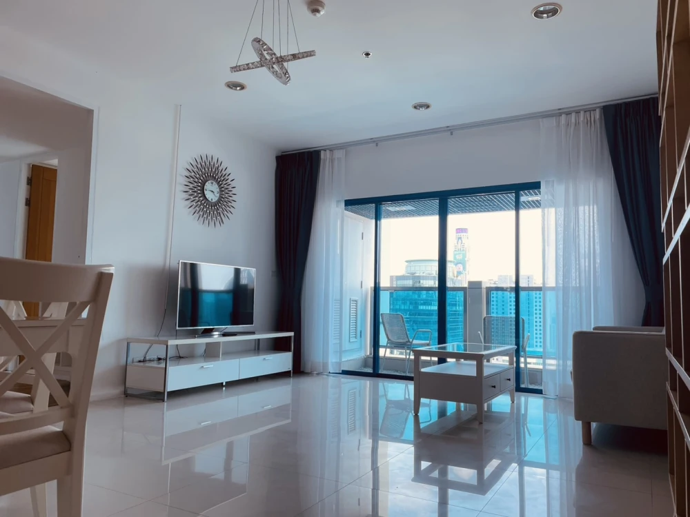 🏙️🪄 For Rent: The Royal Maneeya – Spacious Luxury Living! 🪄🏙️
