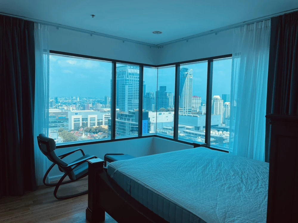 🏙️🪄 For Rent: The Royal Maneeya – Spacious Luxury Living! 🪄🏙️