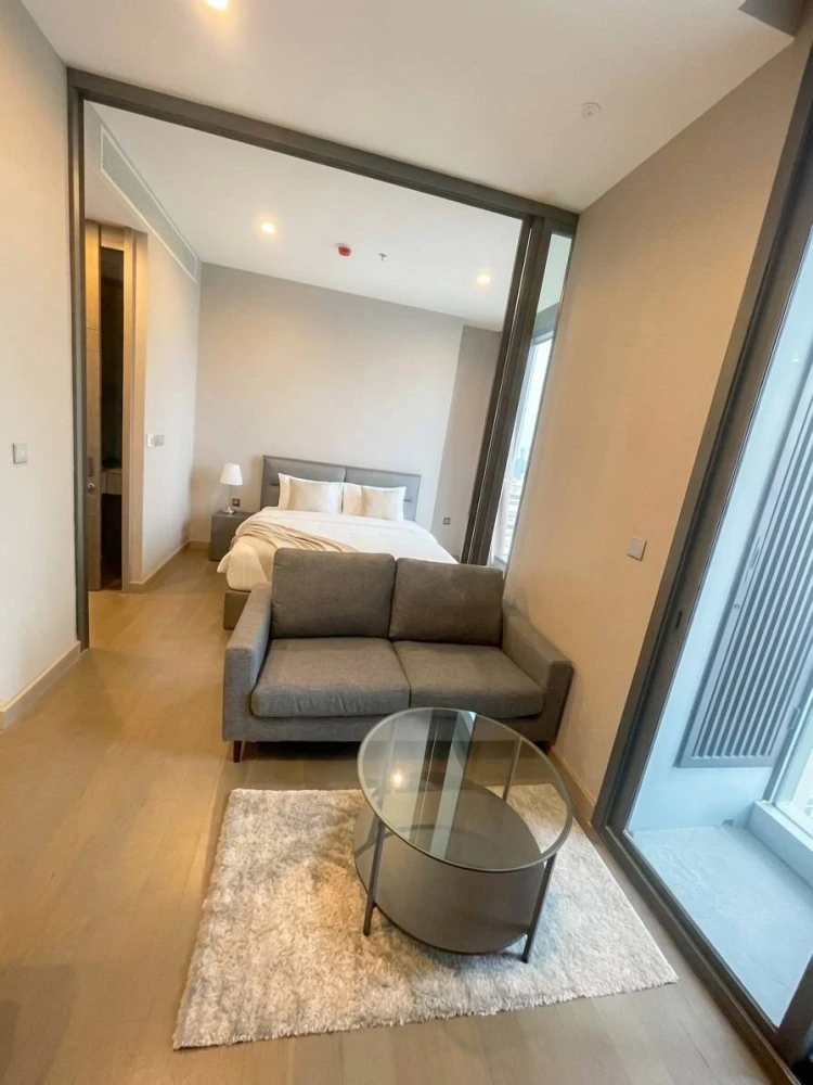 ✨🏙 Condo for rent: The Esse at Singha Complex. Prime location in the heart of the city. 🏙✨