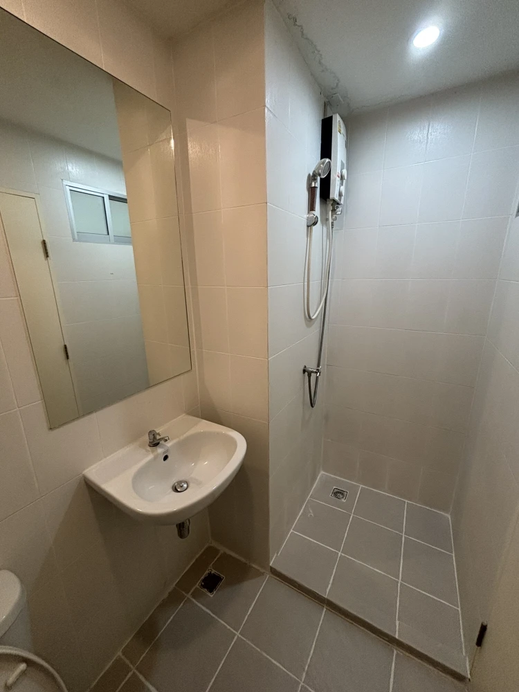 🏢✨ Condo for rent: V Condo Lat Krabang | Lovely, compact, and very livable room! ✨🏢