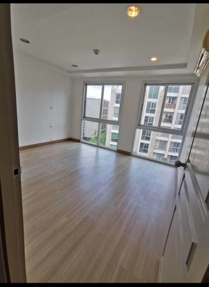 🏠🌃 Condo for Rent: Resortta Yen Akat 🏠🌃