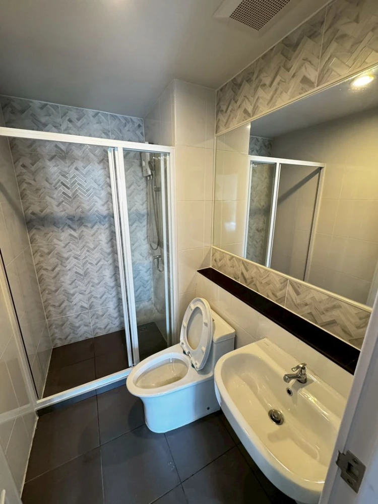 🏠🌃 Condo for Rent: Regent Home Wutthakat 🏠🌃
