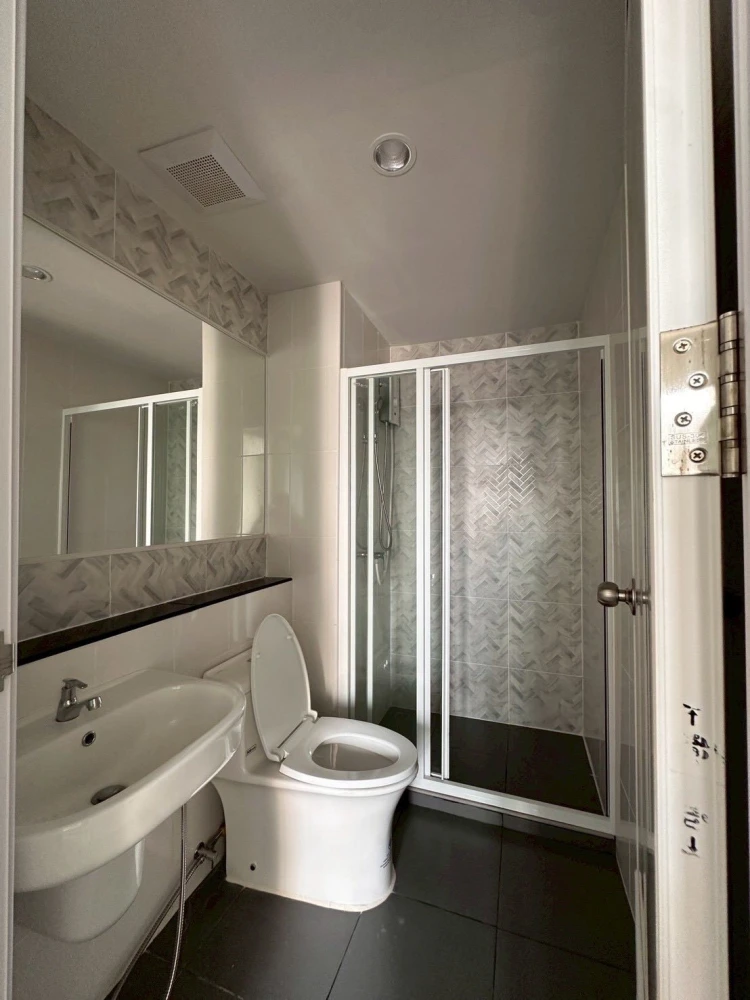 🏠🌃 Condo for Rent: Regent Home Wutthakat 🏠🌃