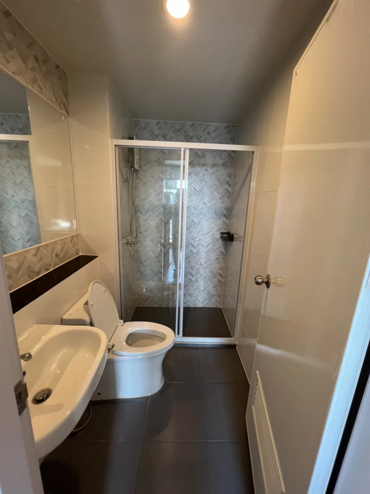 🏠🌃 Condo for Rent: Regent Home Wutthakat 🏠🌃