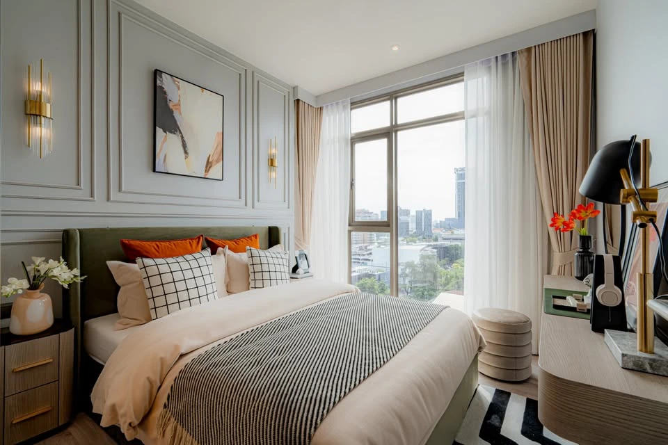 For rent: Rhythm Ekkamai Estate 63 condo. Beautifully decorated, luxurious and very livable. Don't miss out!