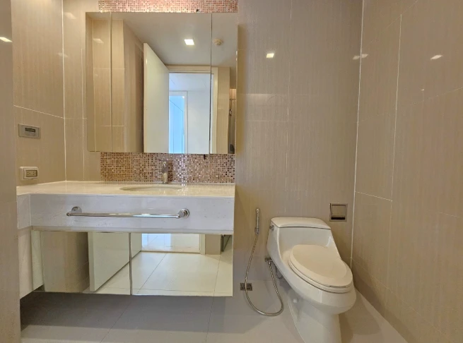 🏠🌃 Condo for Rent: Circle Living Prototype 🏠🌃