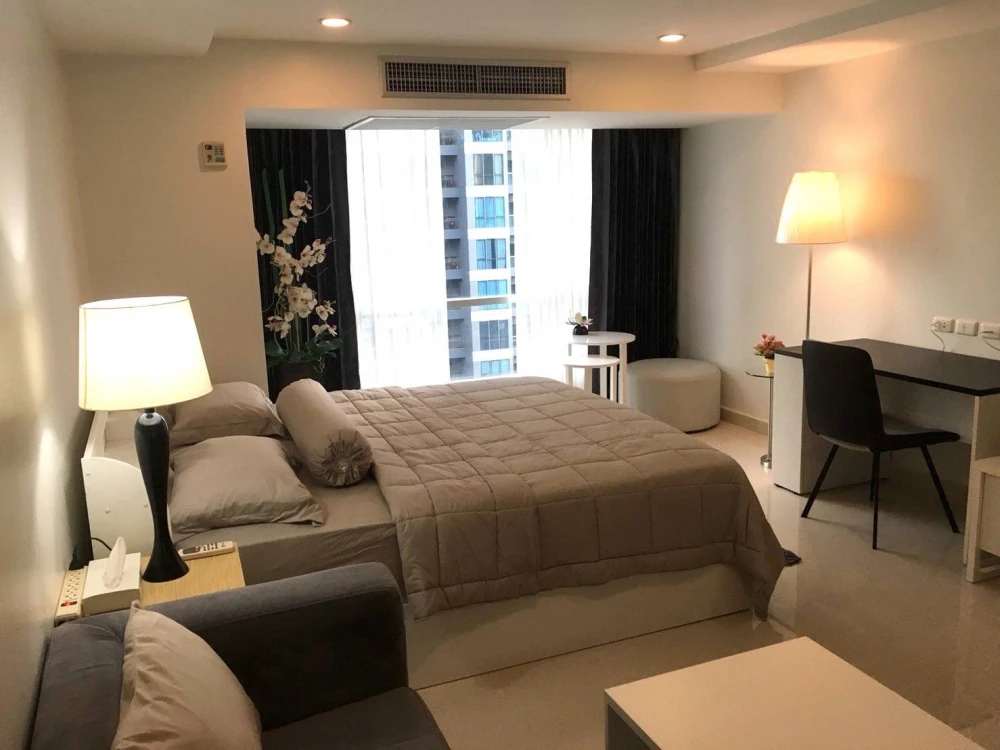 🏠🌃 Condo for Rent: The Trendy Condominium 🏠🌃