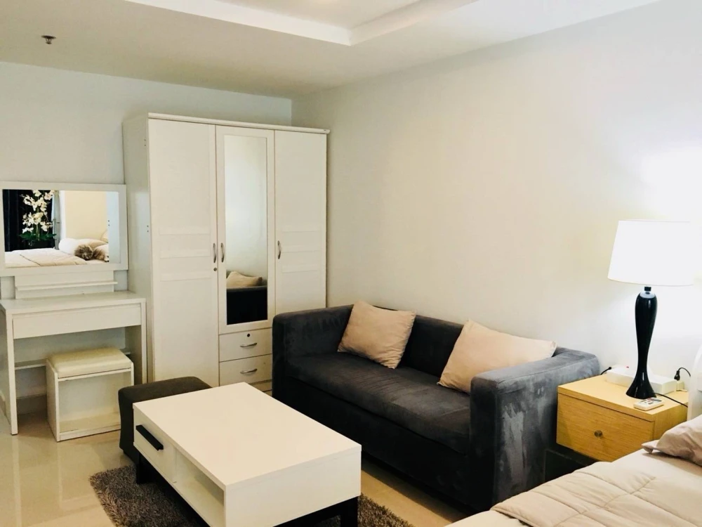 🏠🌃 Condo for Rent: The Trendy Condominium 🏠🌃
