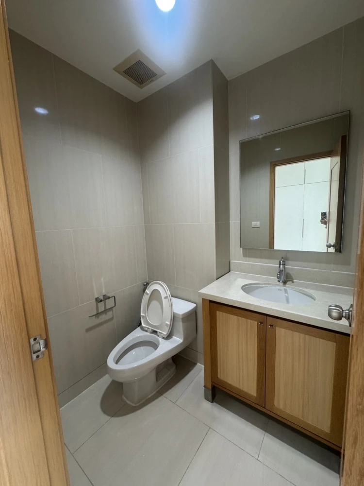 🏠🌃 Condo for rent at Emporio Place 🏠🌃