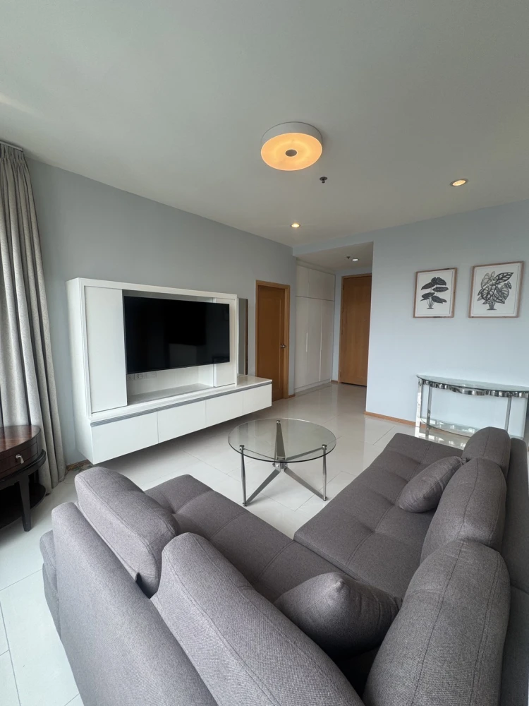 🏠🌃 Condo for rent at Emporio Place 🏠🌃