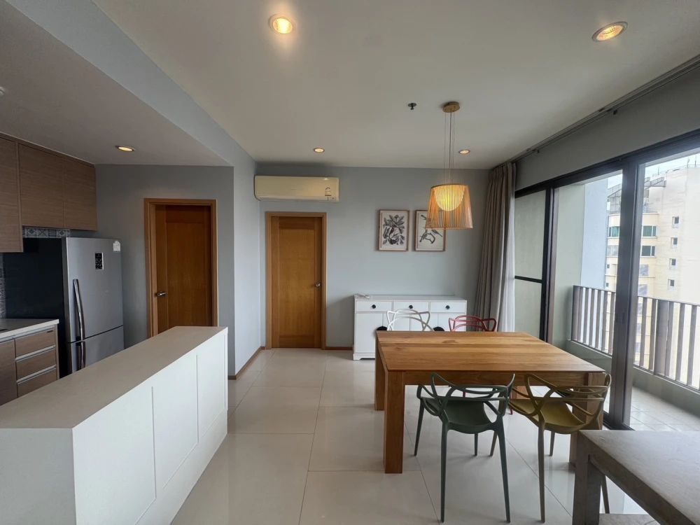 🏠🌃 Condo for rent at Emporio Place 🏠🌃