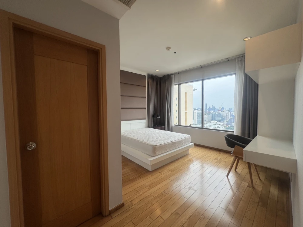 🏠🌃 Condo for rent at Emporio Place 🏠🌃