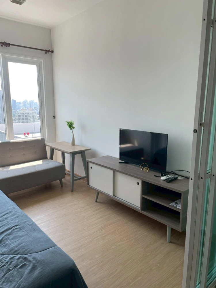 Condo for rent, Chapter One Eco Ratchada-Huai Khwang. Nice room, fully furnished with appliances. Just bring your belongings and move in!