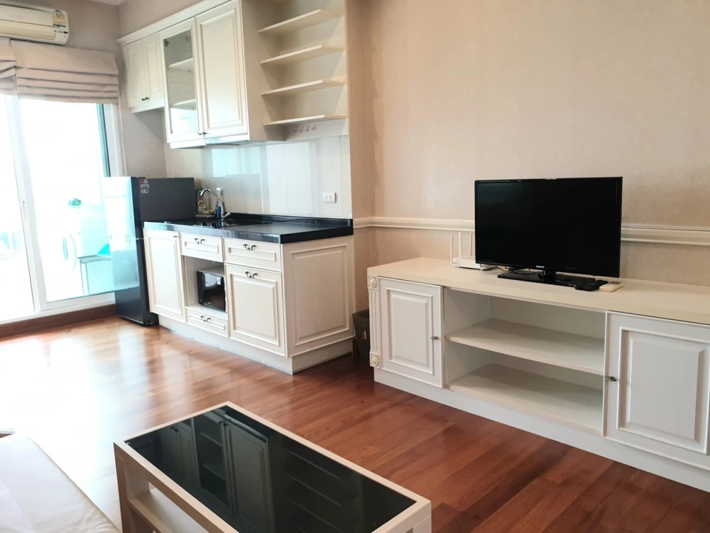 Condo for rent, Ivy Sathorn 10, fully furnished with appliances. Book now before it's too late!