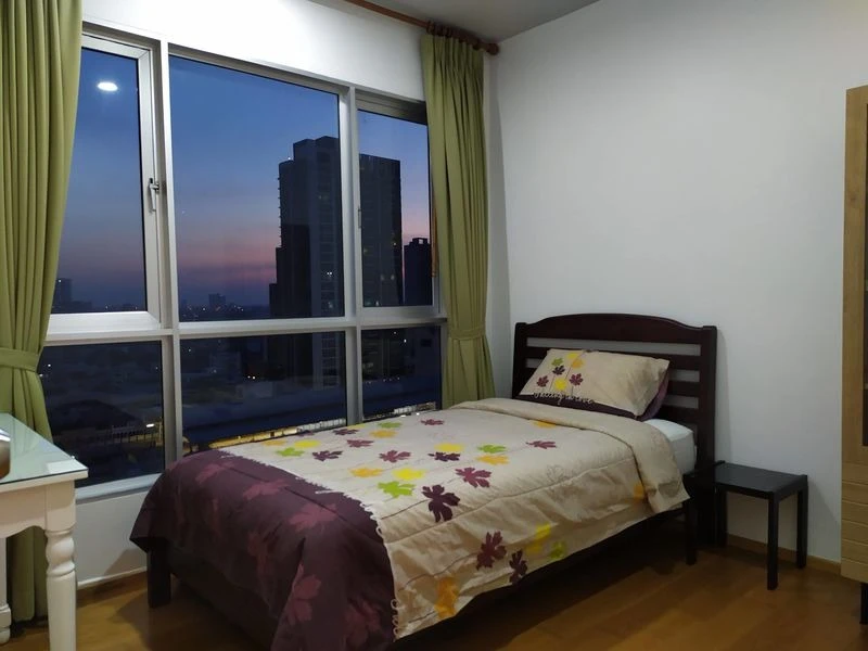 🏙️ Condo for Rent Hive Taksin by Sansiri – B Furnished, Ready to Move In