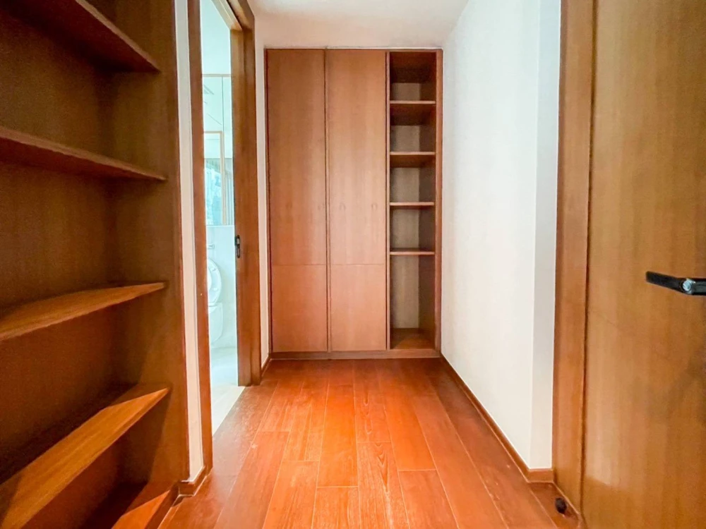 🏙️ Condo for Rent – 185 Rajadamri Condominium ✨