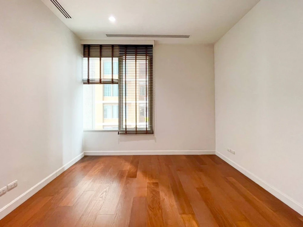 🏙️ Condo for Rent – 185 Rajadamri Condominium ✨
