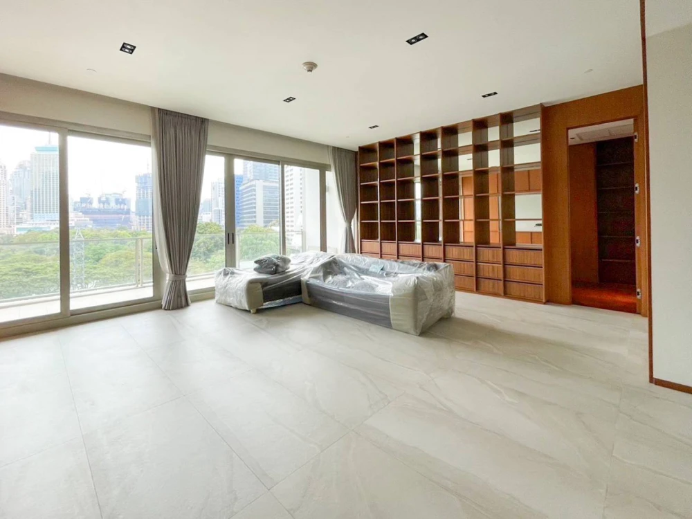 🏙️ Condo for Rent – 185 Rajadamri Condominium ✨