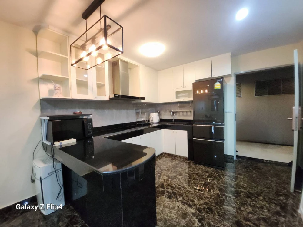 🏠🌃 For Rent: State Tower Condominium 🏠🌃
