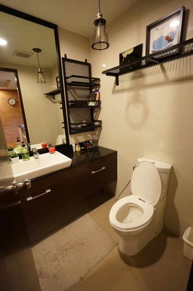 🏙️ Beautiful Loft-style room for rent at The LINE Phahonyothin Park 🌿