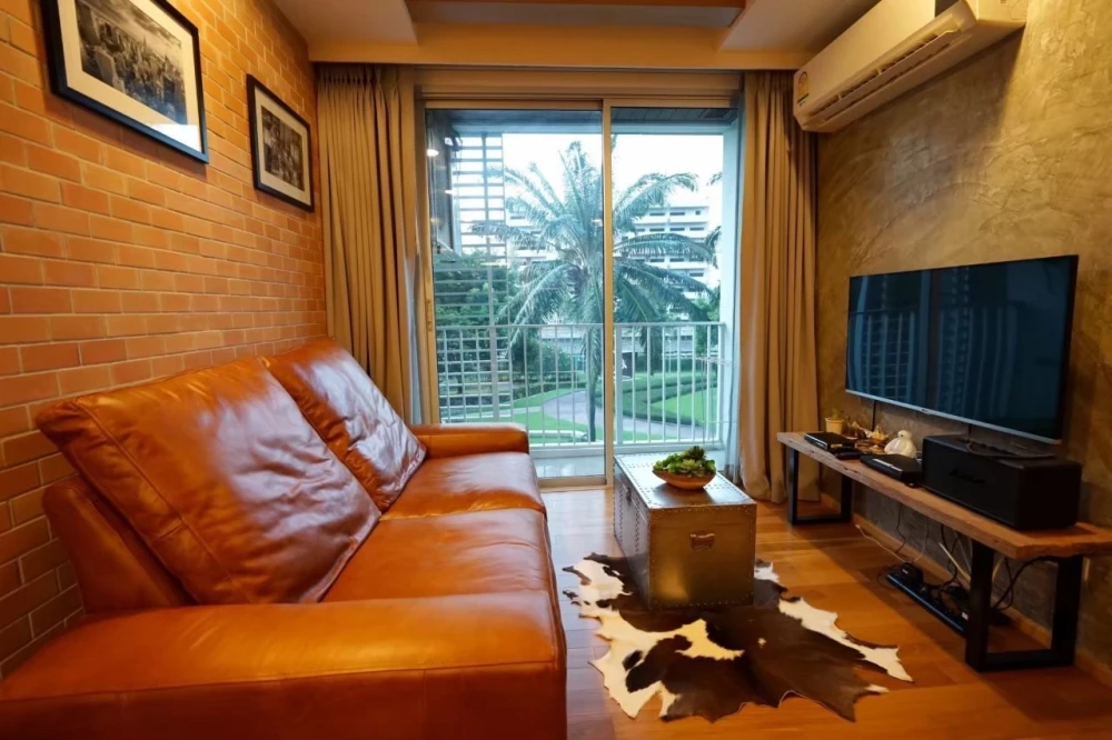 🏙️ Beautiful Loft-style room for rent at The LINE Phahonyothin Park 🌿