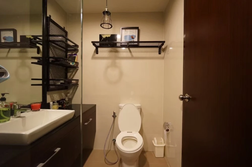🏙️ Beautiful Loft-style room for rent at The LINE Phahonyothin Park 🌿