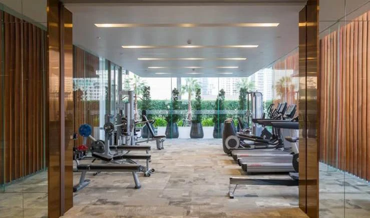 🏢 Luxury Condo for Rent at 185 Rajadamri – Special Price with Lumpini Park View