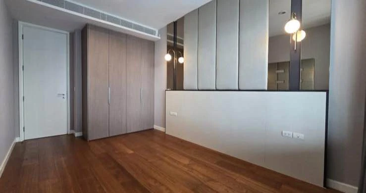 🏢 Luxury Condo for Rent at 185 Rajadamri – Special Price with Lumpini Park View
