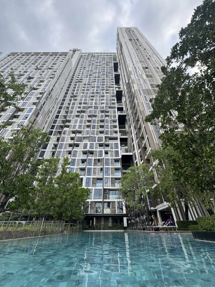 ✨ Sky-High 1-BR for Rent on 44th Floor with Spectacular Views ✨ The Line Phahon - Pradipat