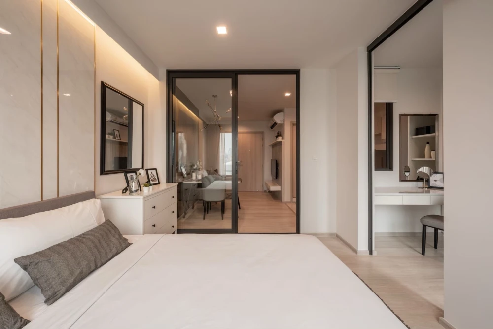 ✨ Premium Luxury Condo for Rent - High Floor with Unblocked Central Embassy View ✨ Life One Wireless