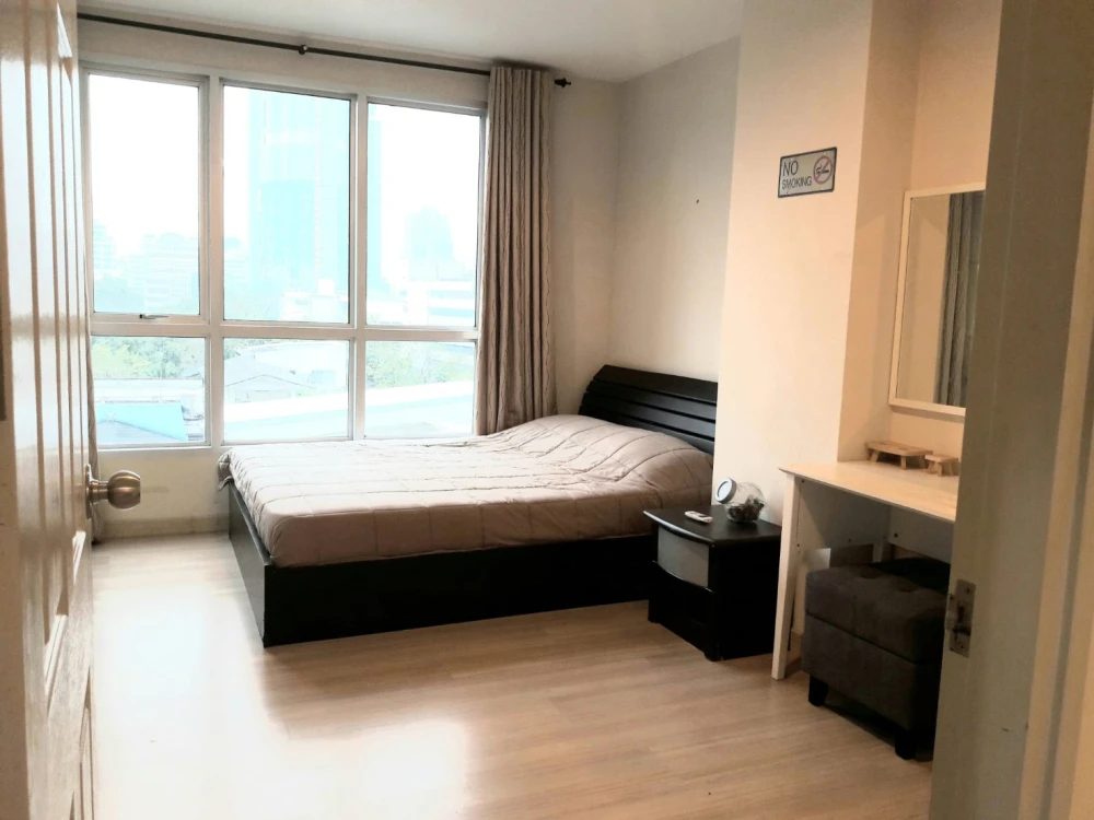 ให้เช่า คอนโด ไลฟ์ แอท สาทร 10 ห้องเลขที่ 48/29  เฟอร์และเครื่องใช้ไฟฟ้าครบ รีบจองเลย อย่ารอช้า!!