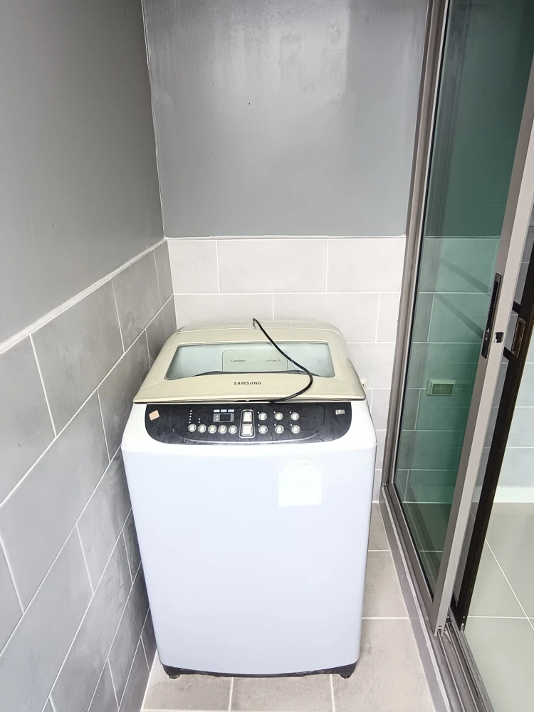 B Campus Prachachuen for rent, 2 bedrooms, 1 bathroom, very big room, very natural view You can carry your bag in.