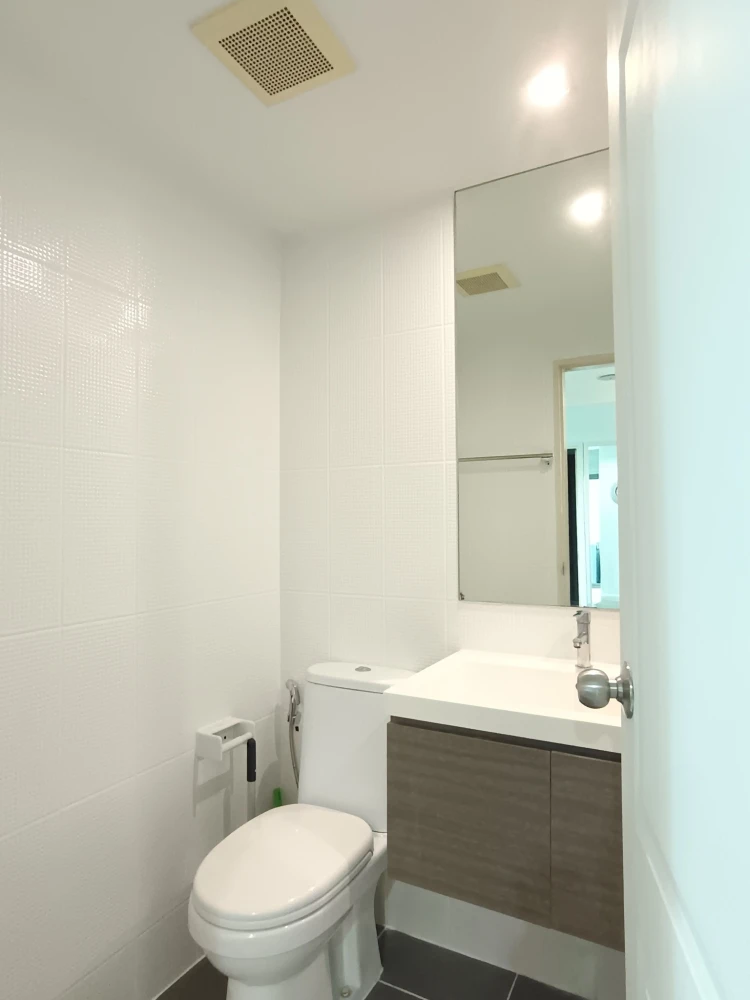 B Campus Prachachuen for rent, 2 bedrooms, 1 bathroom, very big room, very natural view You can carry your bag in.