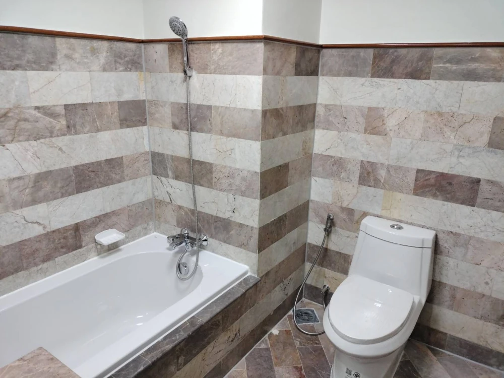 Condo for Rent – Sukhumvit Suite ✨ 📍 คอนโดตั้งอยู่ใน ซอยสุขุมวิท 13 ทำเลดี ใจกลางเมือง เดินทางสะดวก