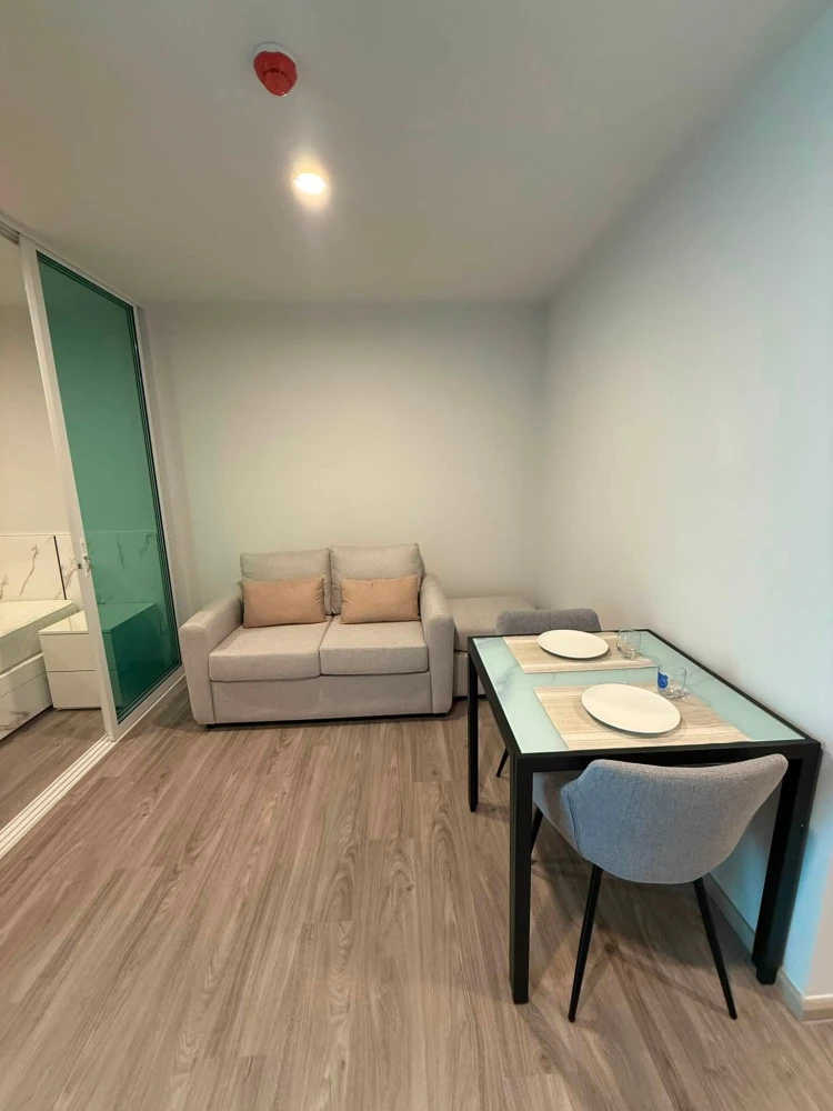 Condo for rent, Regent Home Bangna. Ready to move in, 19th floor, spacious with Chao Phraya River view. Such a great deal, you should book now!