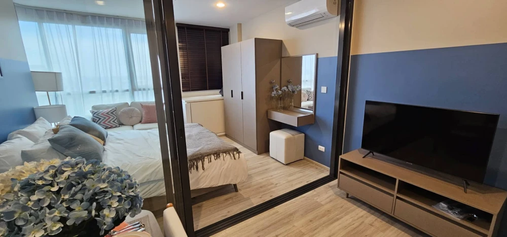 Condo for Rent XT Huaikhwang, nice room, full facilities, good price, come and reserve now.