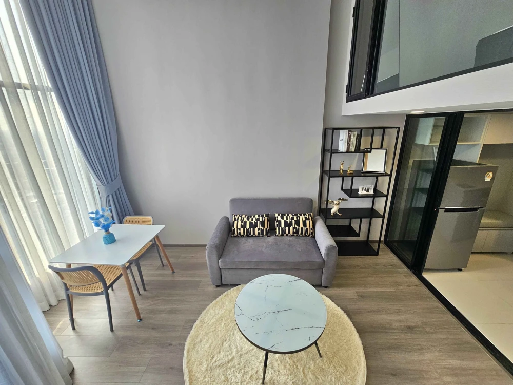 Ready-to-move-in condo unit at KnightBridge Space Rama 4. High floor, fully furnished. Book now!
